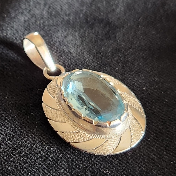 Aquamarine Gemstone Sterling Silver Pendant - Picture 3 of 14